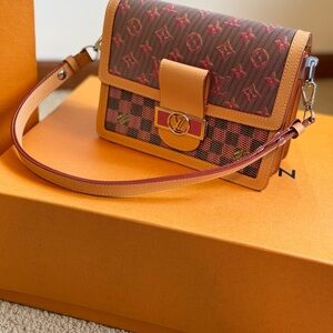 Runway Louis Vuitton pink and tan Dauphine Crossbody Bag with Monogram Canvas.